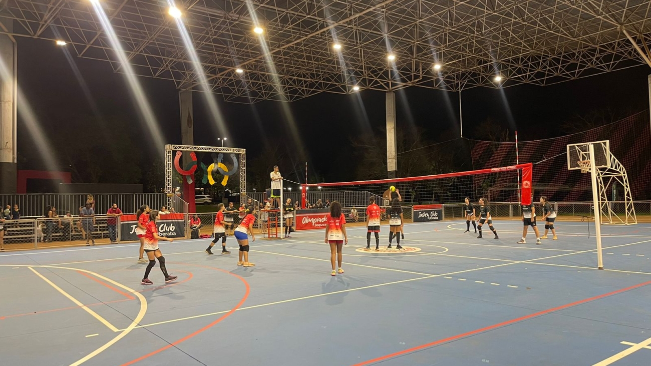 Ocorreram partidas de Futevôlei, Vôlei de Quadra, Beach Tennis, Futebol de Campo e Gincana Funcional.